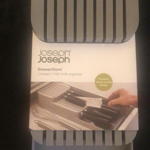 NWT Joseph Joseph space-saving knife holder
